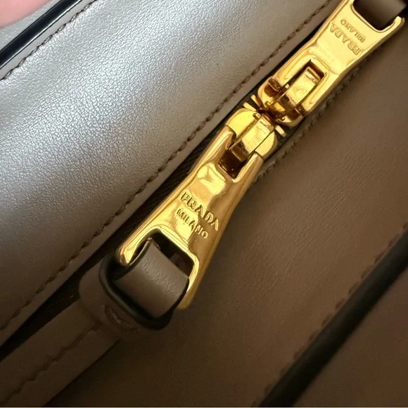 Prada Gray Leather Women's Bag - Picture 10 of 10